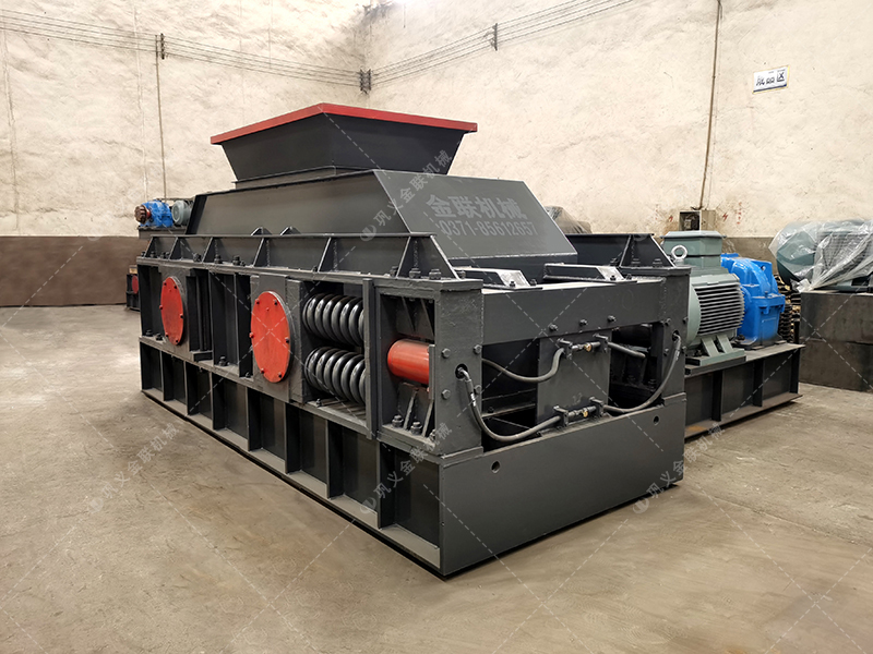 時(shí)產(chǎn)100噸瓜米石對(duì)輥制砂機(jī)有哪些型號(hào)？?jī)r(jià)格多少？